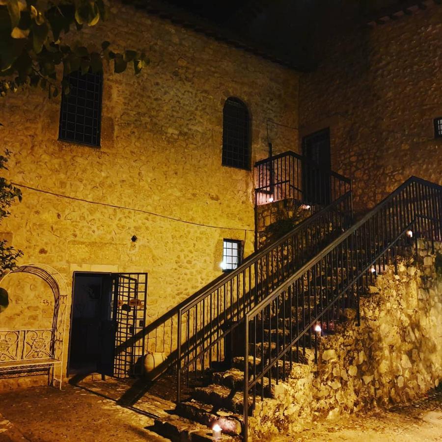 Hotel Abbazia Ss. Quirico E Giulitta Micigliano Esterno foto