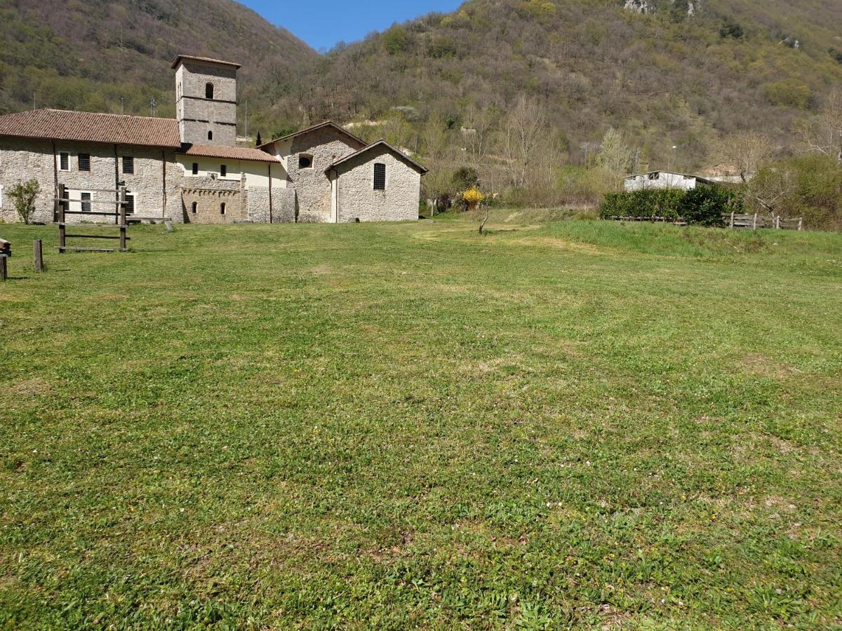 Hotel Abbazia Ss. Quirico E Giulitta Micigliano Esterno foto