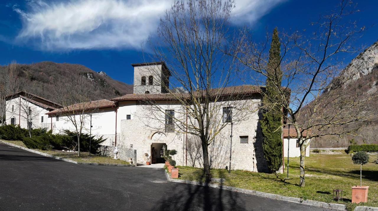 Hotel Abbazia Ss. Quirico E Giulitta Micigliano Esterno foto