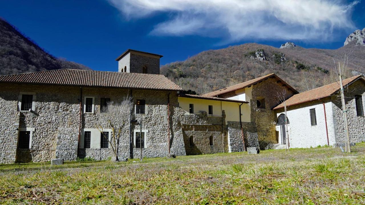 Hotel Abbazia Ss. Quirico E Giulitta Micigliano Esterno foto