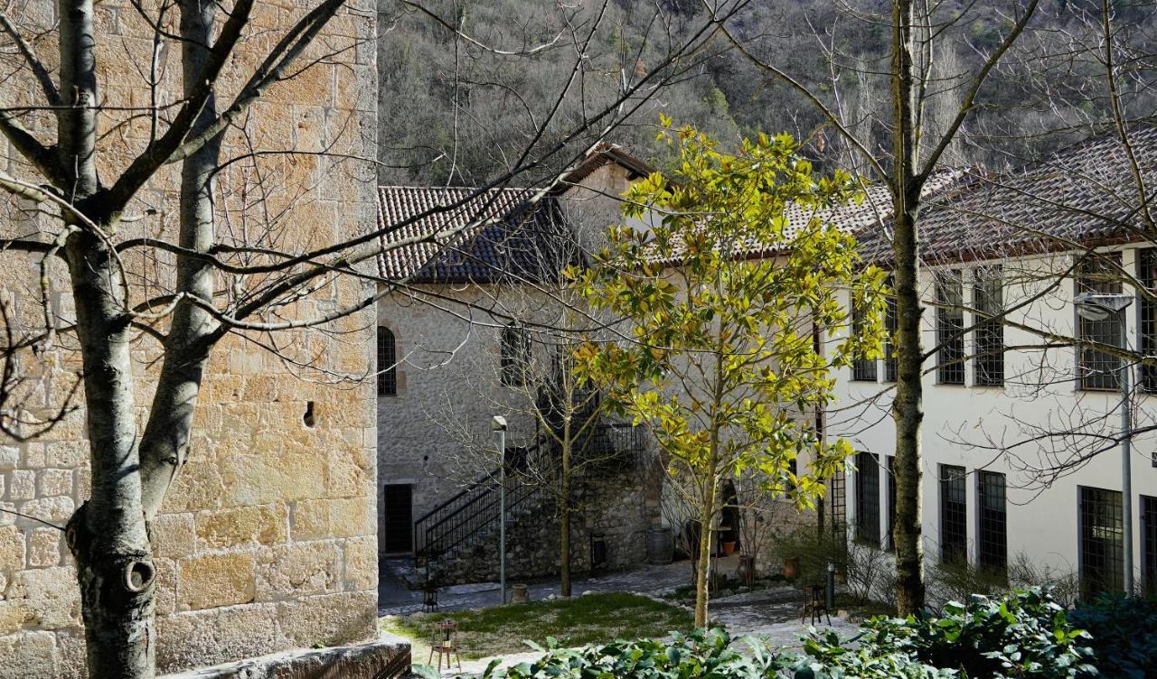 Hotel Abbazia Ss. Quirico E Giulitta Micigliano Esterno foto